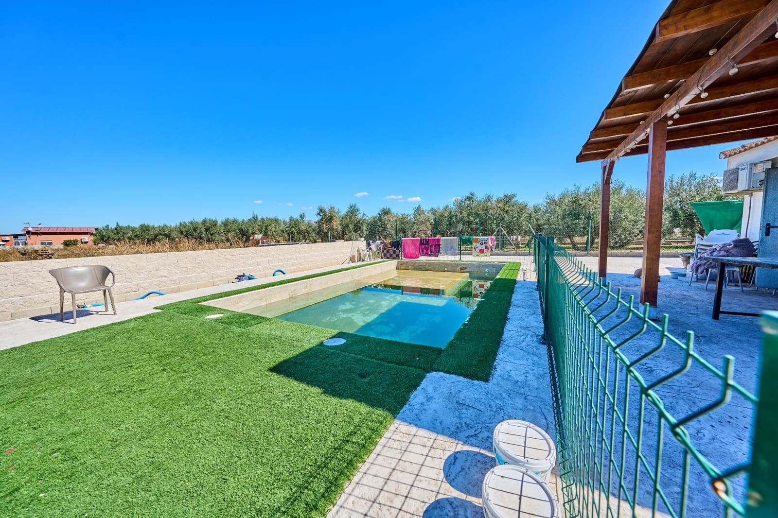 1 soveværelse Villa til salg i Churriana de la Vega med swimmingpool - € 230.000 (Ref: 10168680)