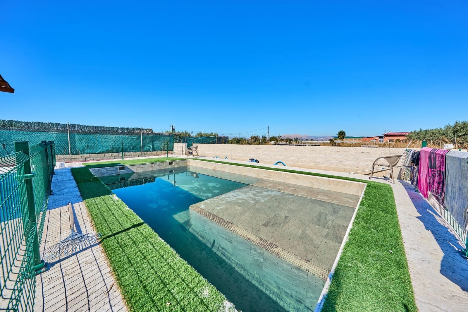 1 soveværelse Villa til salg i Churriana de la Vega med swimmingpool - € 230.000 (Ref: 10168680)