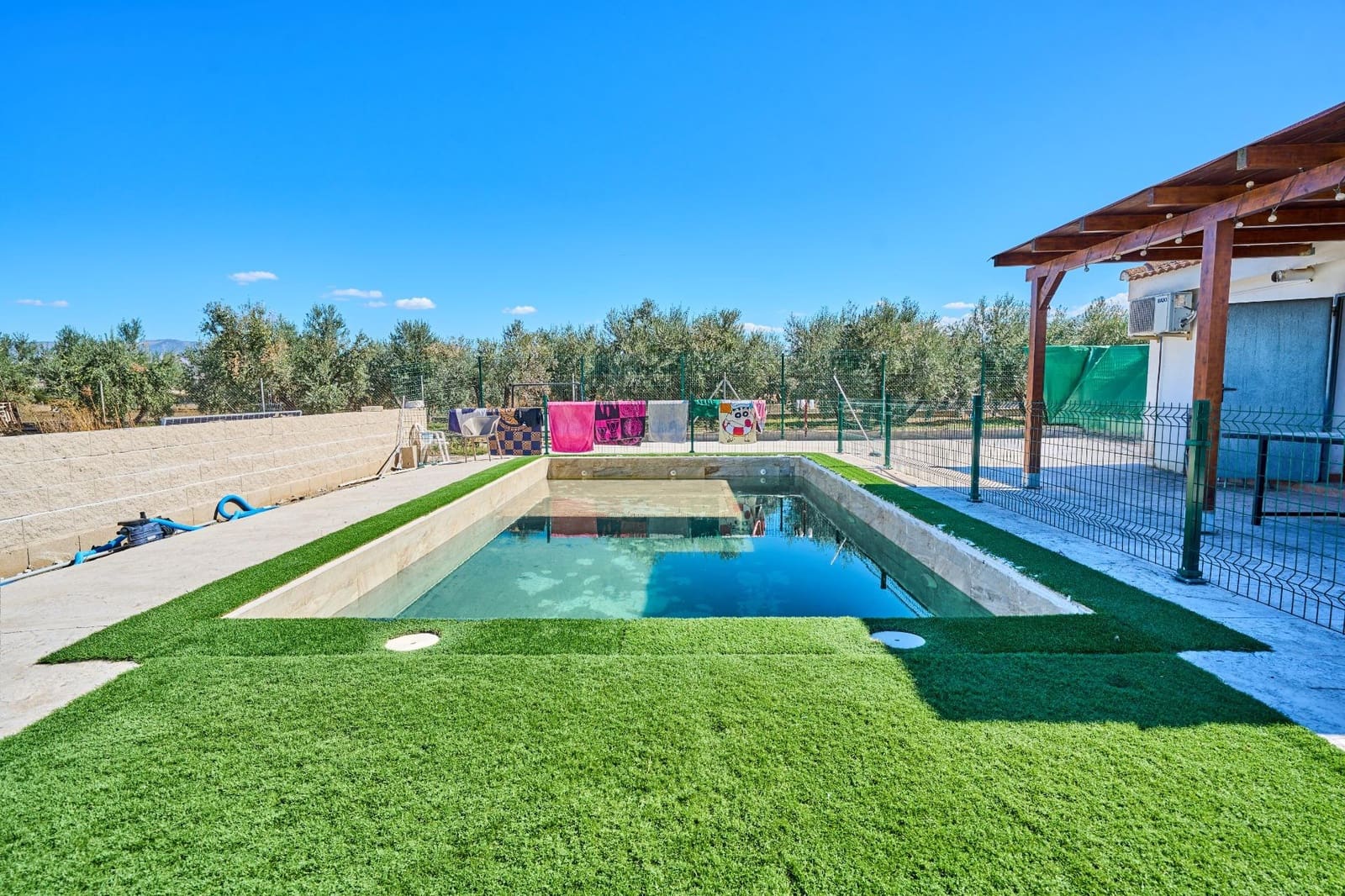 1 soveværelse Villa til salg i Churriana de la Vega med swimmingpool - € 230.000 (Ref: 10168680)