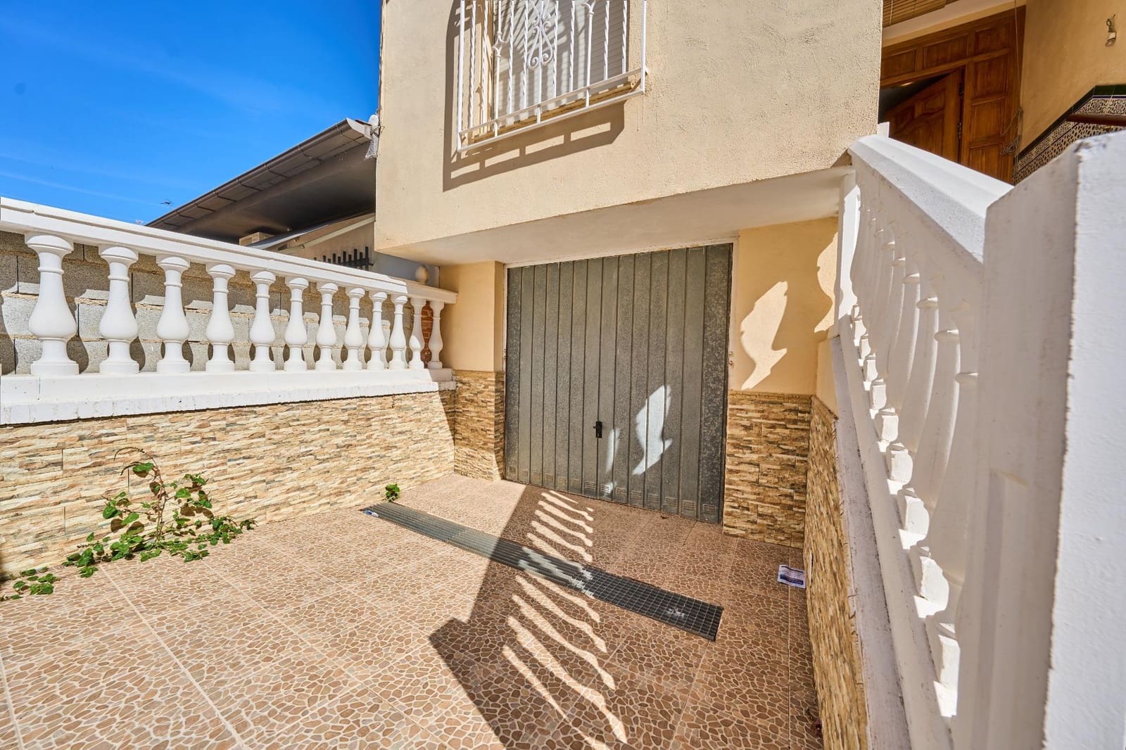 4 soverom Hus til salgs i Las Gabias med garasje - € 244 900 (Ref: 10168681)