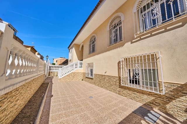 4 soveværelse Byhus til salg i Las Gabias med garage - € 244.900 (Ref: 10168681)
