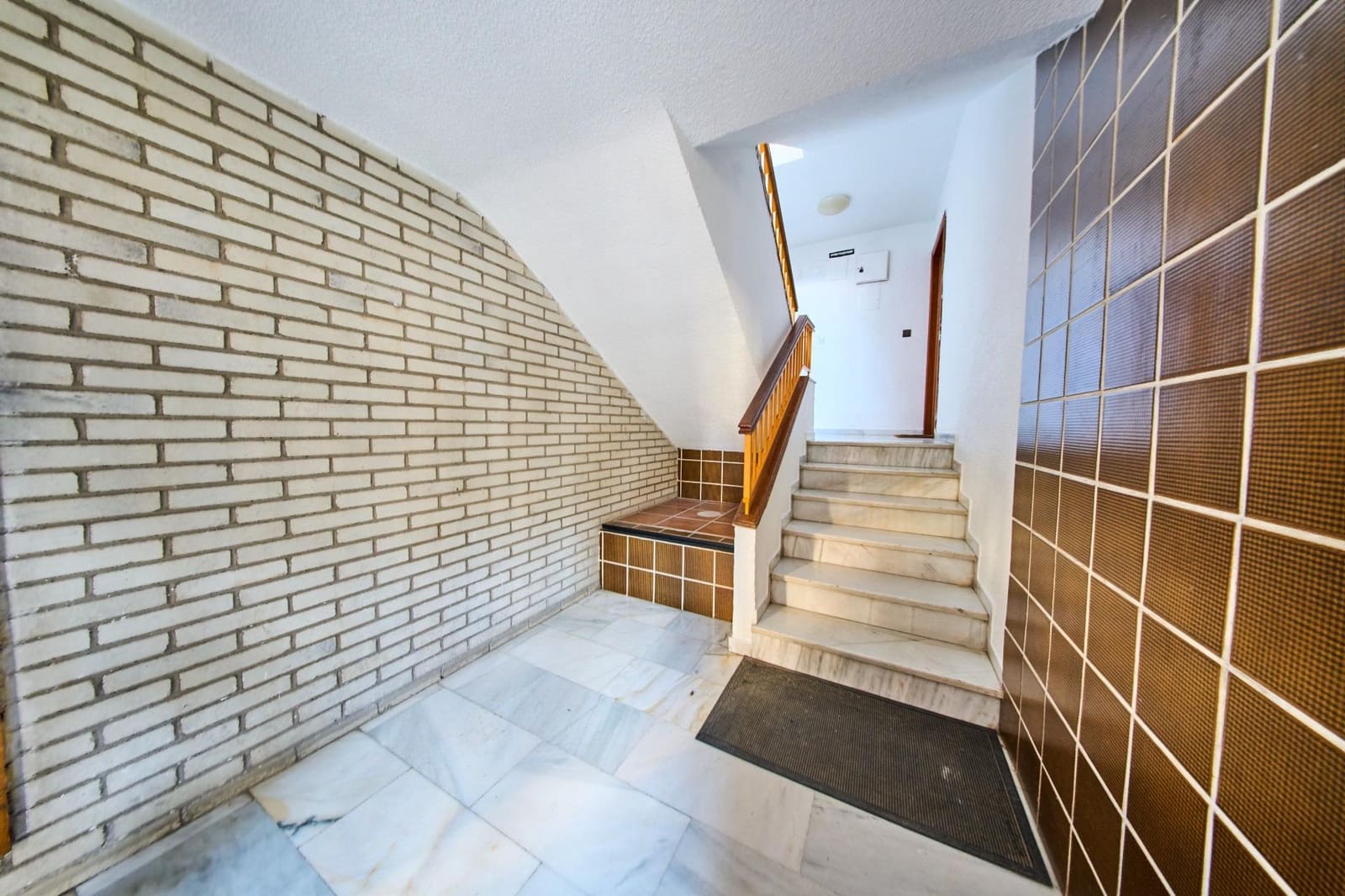 3 soveværelse Lejlighed til salg i Granada by - € 155.500 (Ref: 10173860)