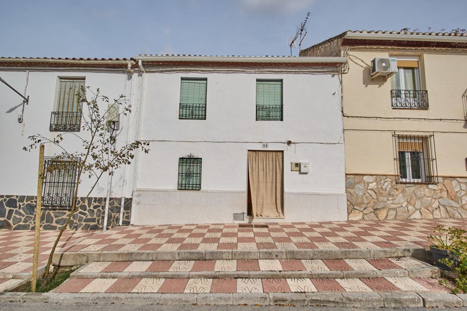 4 soverom Hus til salgs i Cacin - € 40 000 (Ref: 10173861)