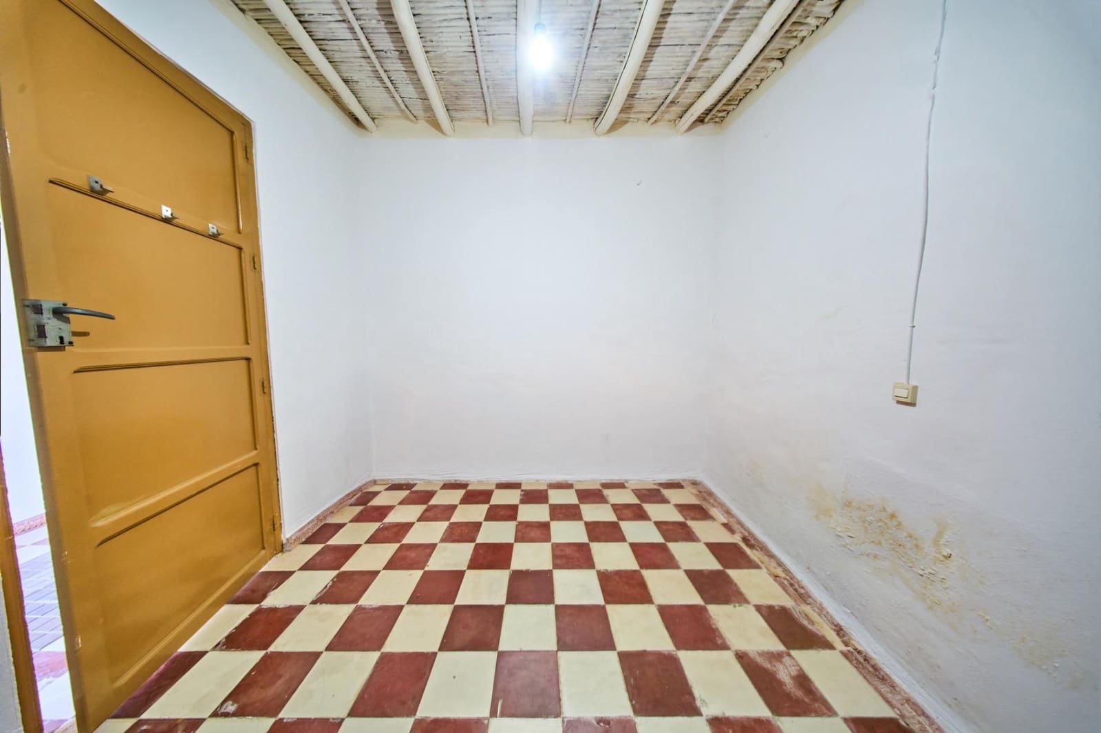 3 bedroom Townhouse for sale in Fernan Nunez - € 65,000 (Ref: 10174700)
