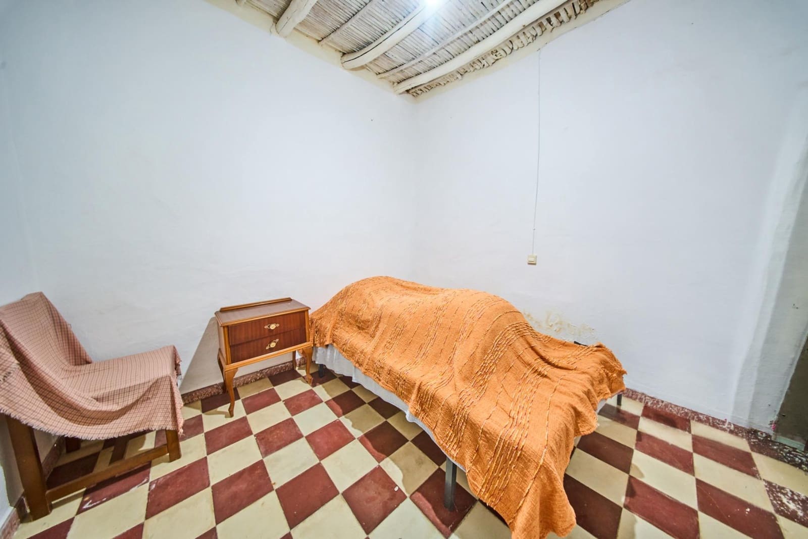 3 bedroom Townhouse for sale in Fernan Nunez - € 65,000 (Ref: 10174700)