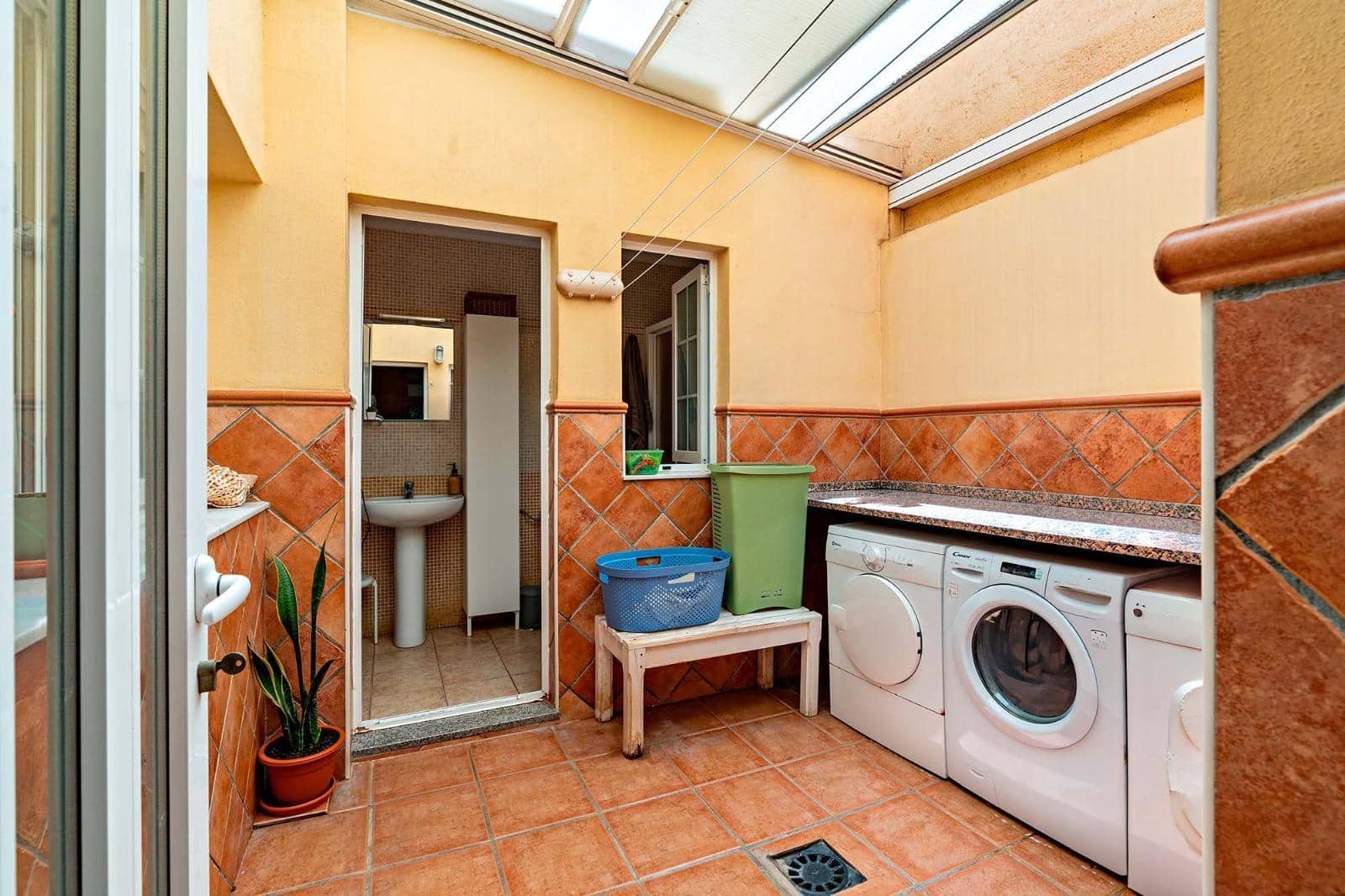 4 slaapkamer Rijtjeshuis te koop in Roquetas de Mar met garage - € 305.000 (Ref: 10177397)