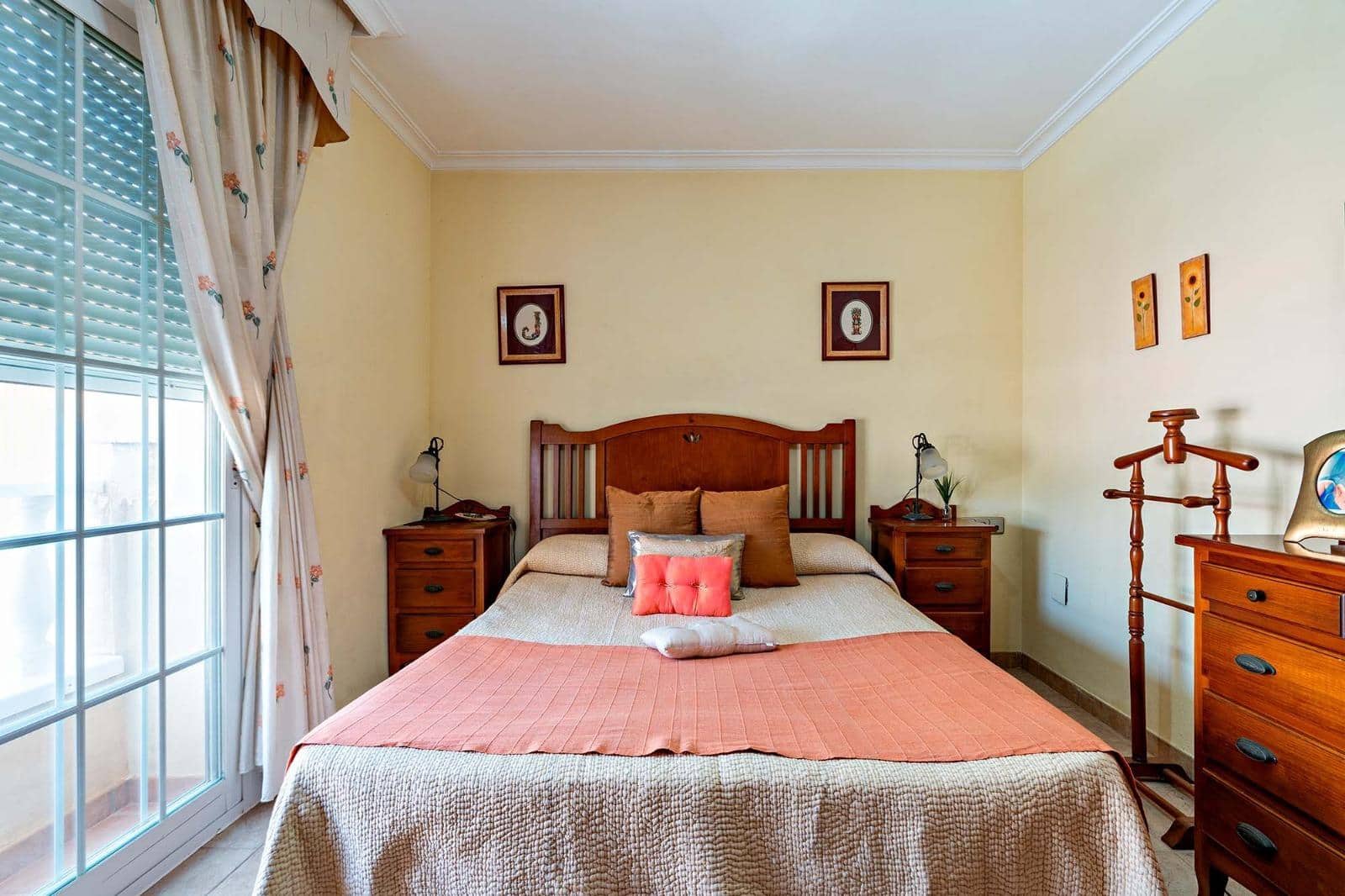 4 slaapkamer Rijtjeshuis te koop in Roquetas de Mar met garage - € 305.000 (Ref: 10177397)