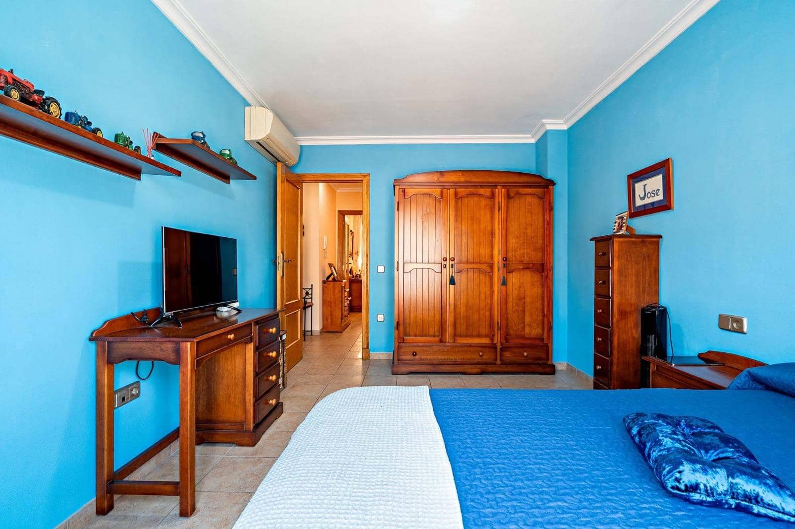 4 slaapkamer Rijtjeshuis te koop in Roquetas de Mar met garage - € 305.000 (Ref: 10177397)