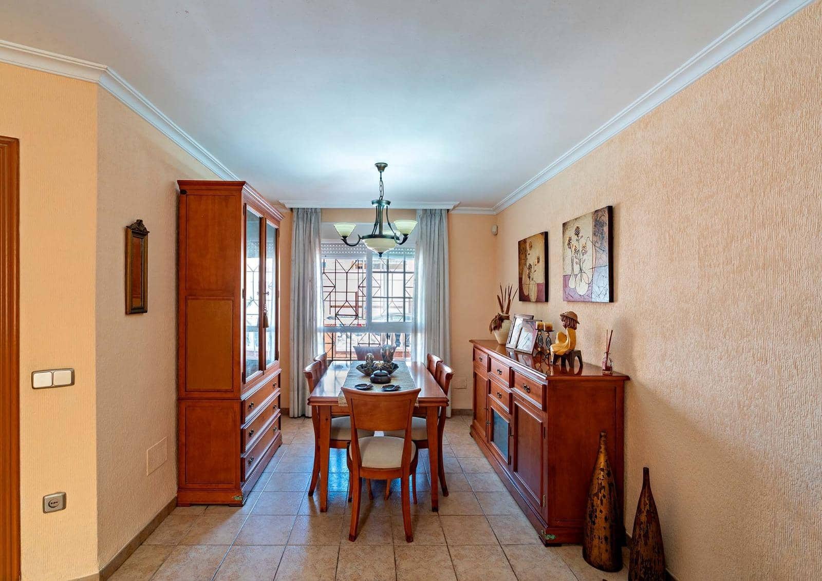 4 slaapkamer Rijtjeshuis te koop in Roquetas de Mar met garage - € 305.000 (Ref: 10177397)