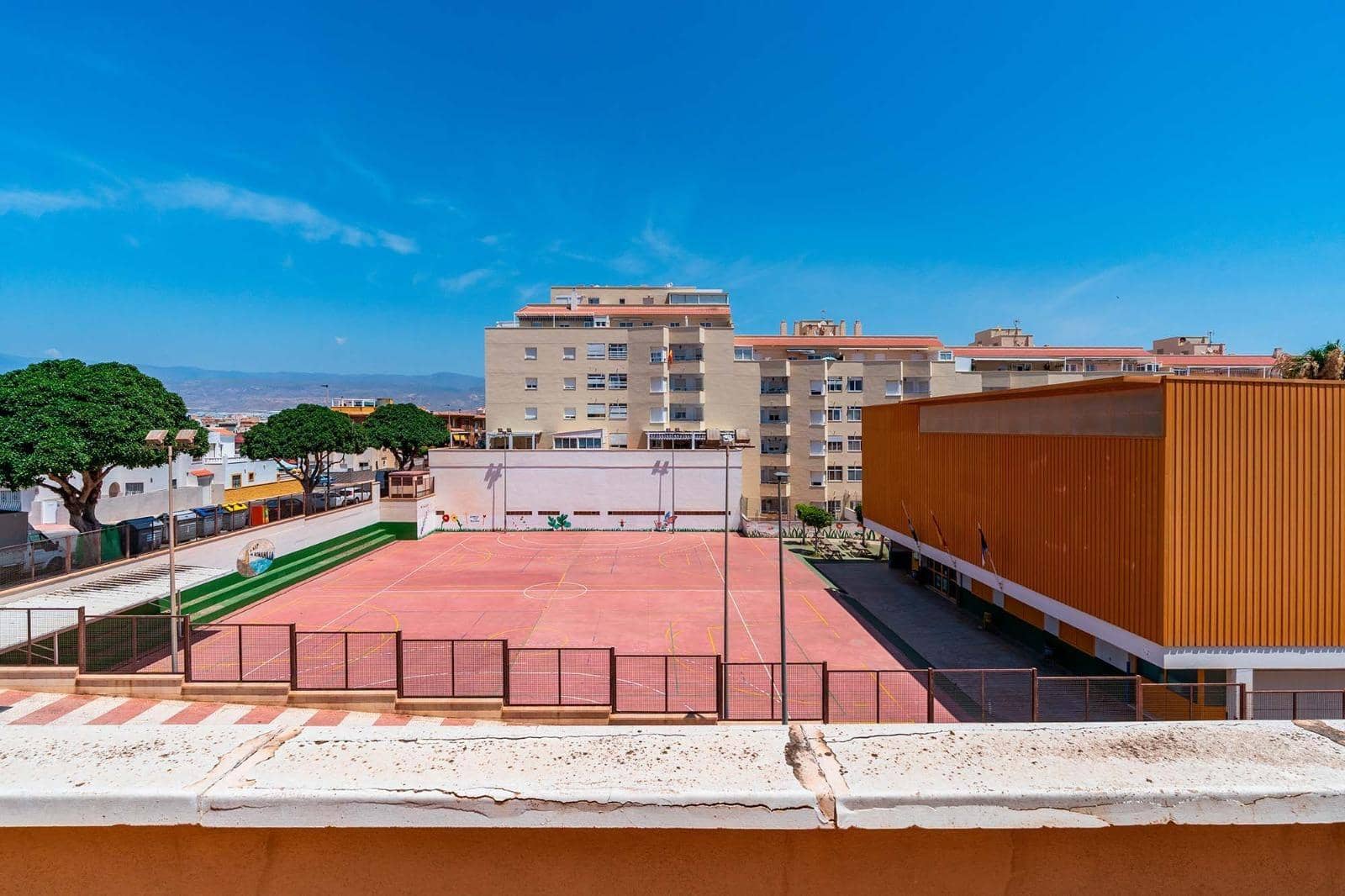 4 slaapkamer Rijtjeshuis te koop in Roquetas de Mar met garage - € 305.000 (Ref: 10177397)
