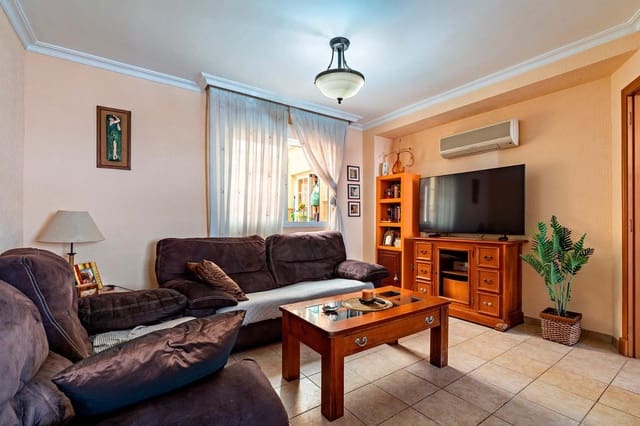 4 Zimmer Reihenhaus zu verkaufen in Roquetas de Mar mit Garage - 305.000 € (Ref: 10177397)