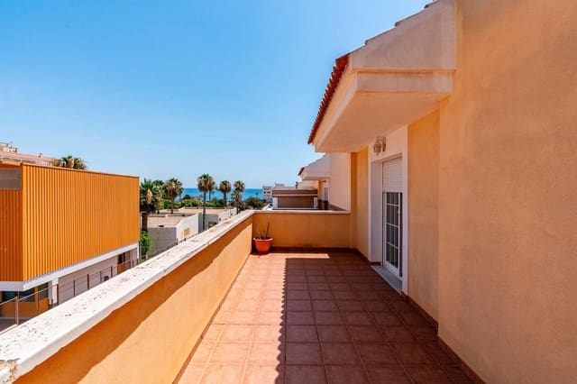 4 Zimmer Reihenhaus zu verkaufen in Roquetas de Mar mit Garage - 305.000 € (Ref: 10177397)