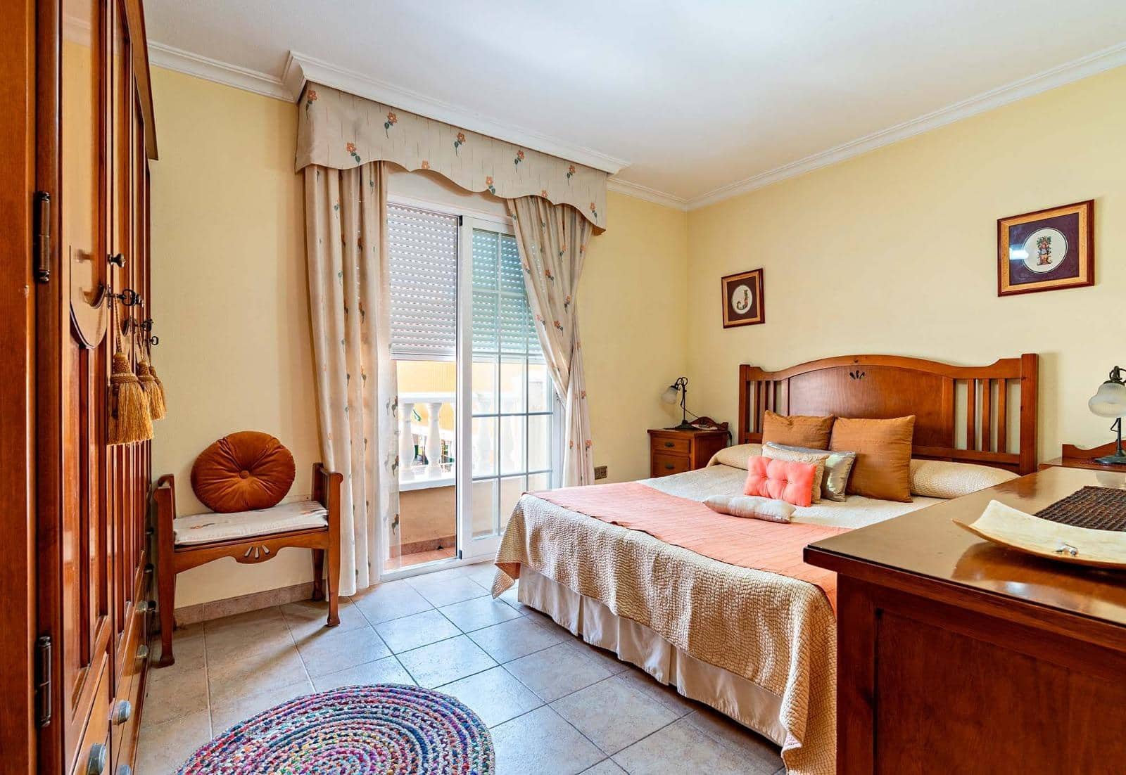 4 slaapkamer Rijtjeshuis te koop in Roquetas de Mar met garage - € 305.000 (Ref: 10177397)