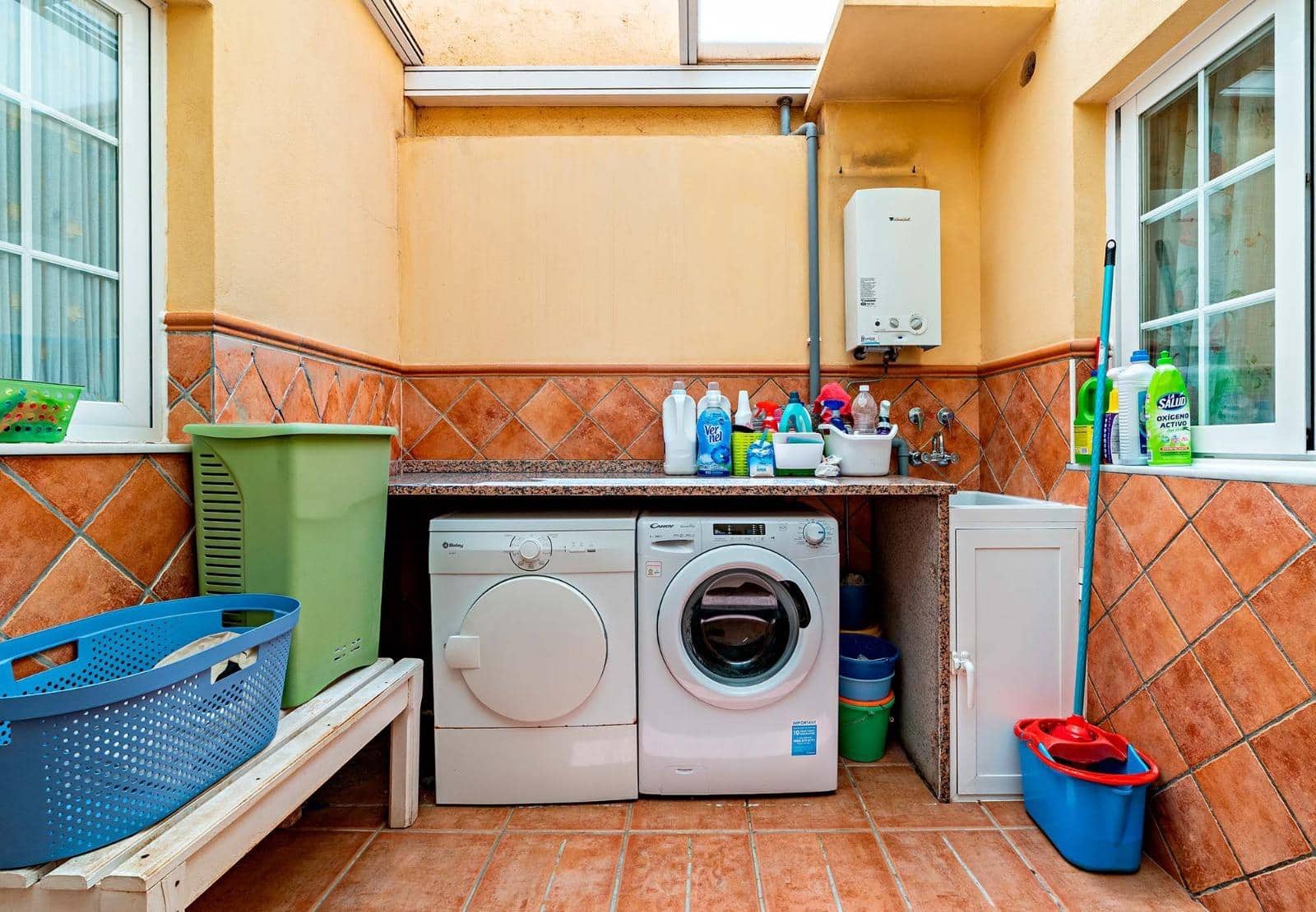 4 slaapkamer Rijtjeshuis te koop in Roquetas de Mar met garage - € 305.000 (Ref: 10177397)