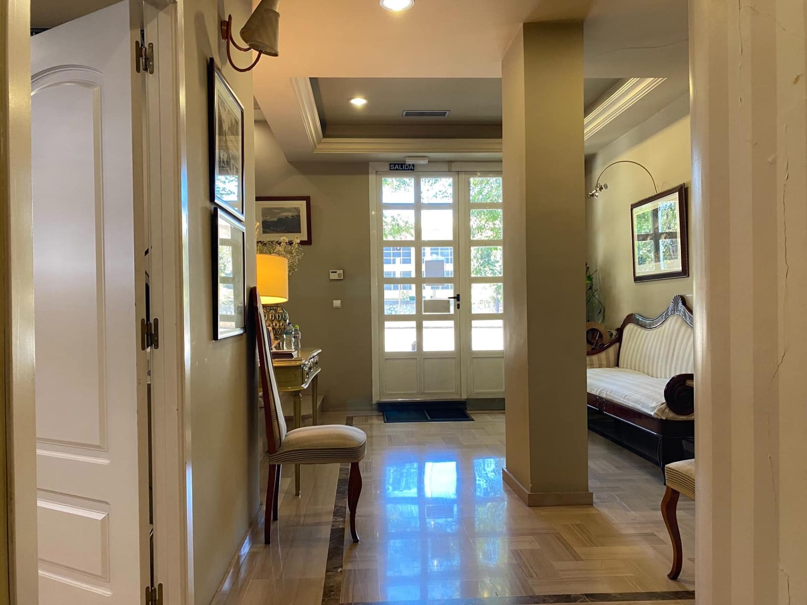 Local Comercial de 7 habitaciones en Granada ciudad en venta - 550.000 € (Ref: 10180820)