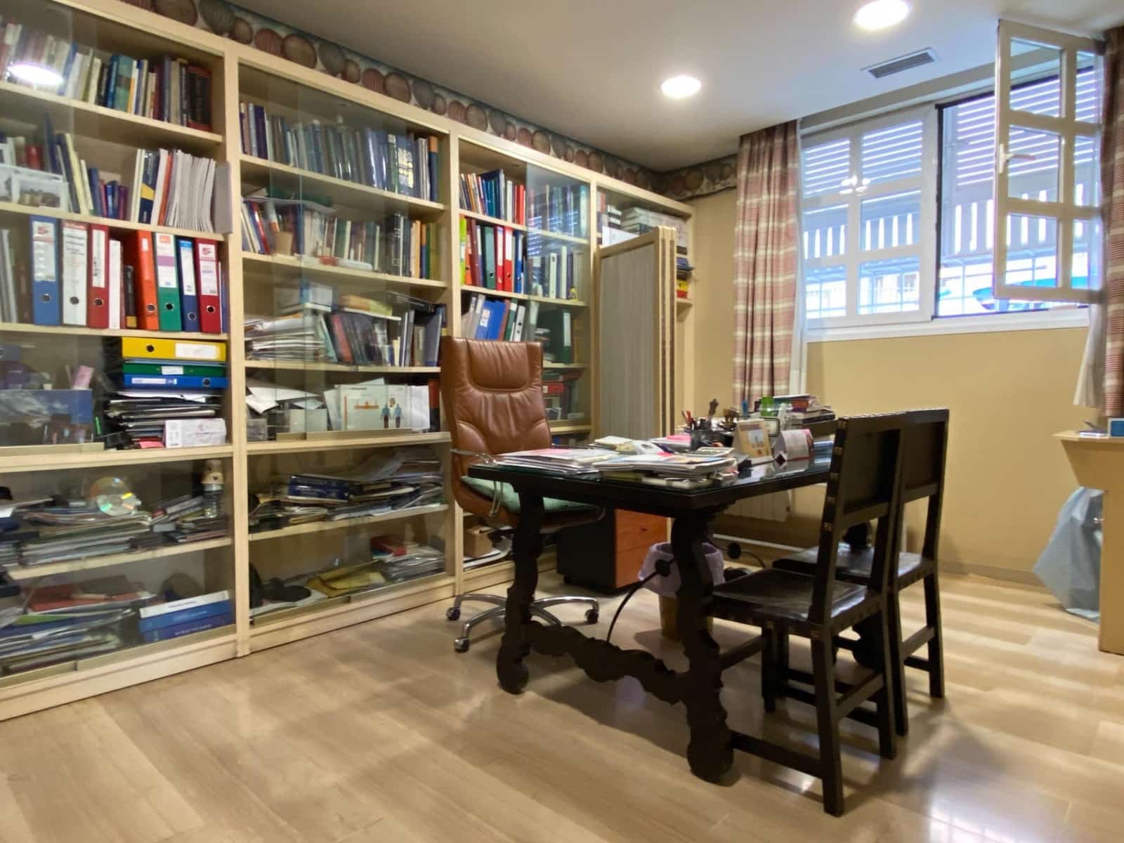 Local Comercial de 7 habitaciones en Granada ciudad en venta - 550.000 € (Ref: 10180820)