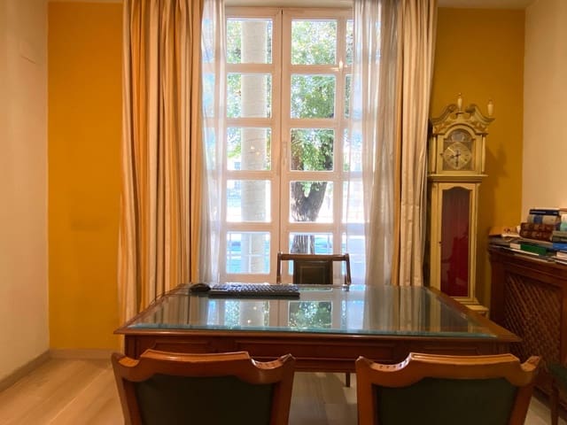 Local Comercial de 7 habitaciones en Granada ciudad en venta - 550.000 € (Ref: 10180820)