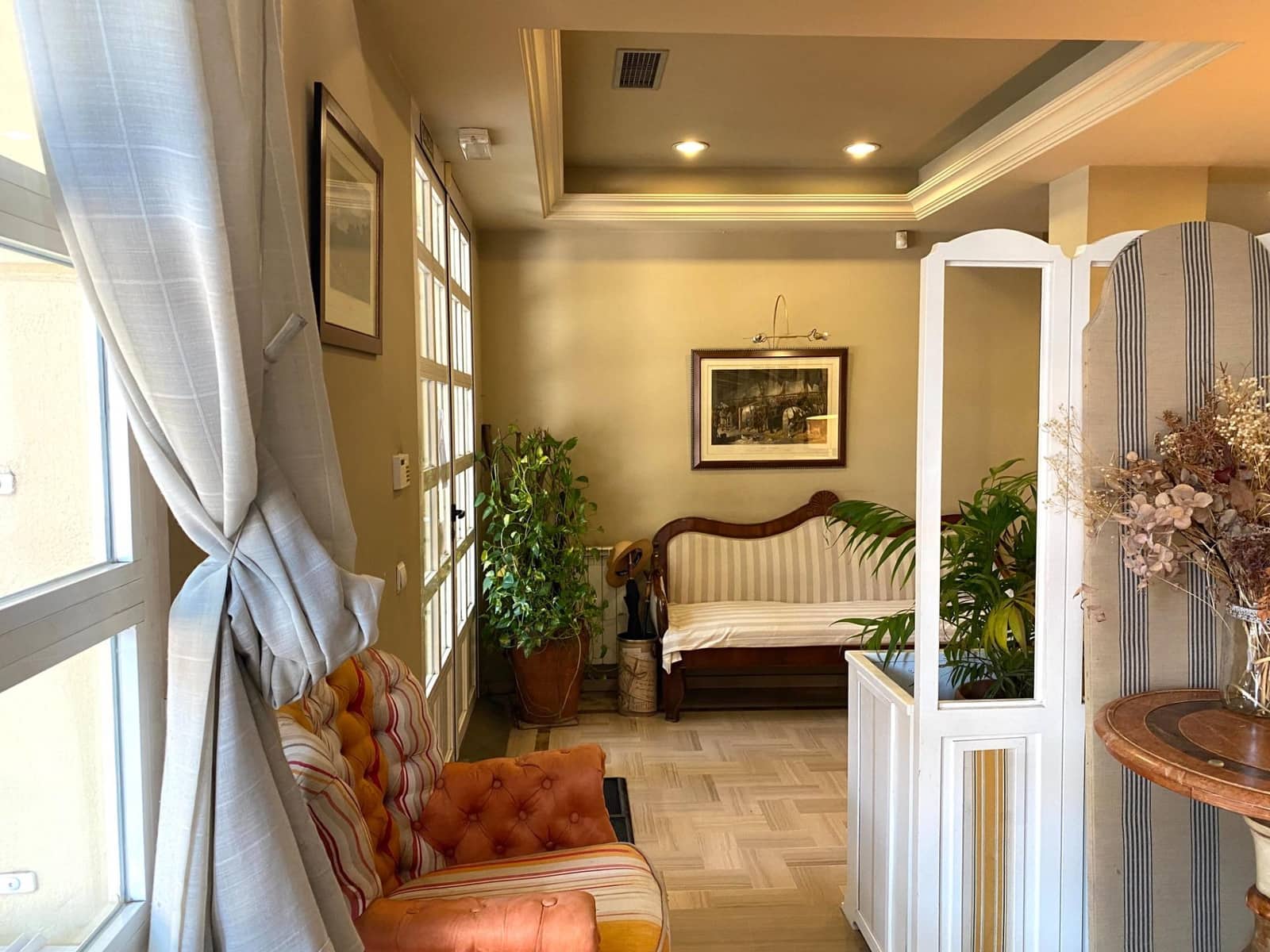 Local Comercial de 7 habitaciones en Granada ciudad en venta - 550.000 € (Ref: 10180820)