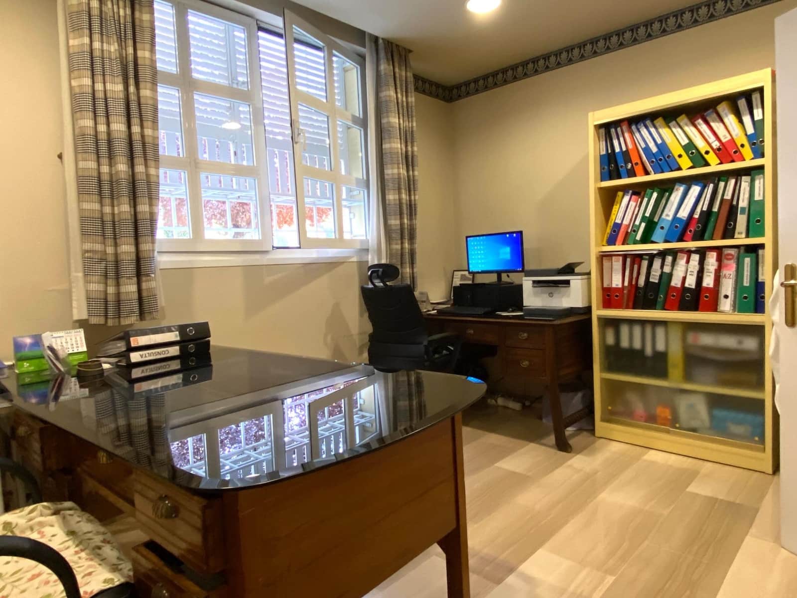 Local Comercial de 7 habitaciones en Granada ciudad en venta - 550.000 € (Ref: 10180820)