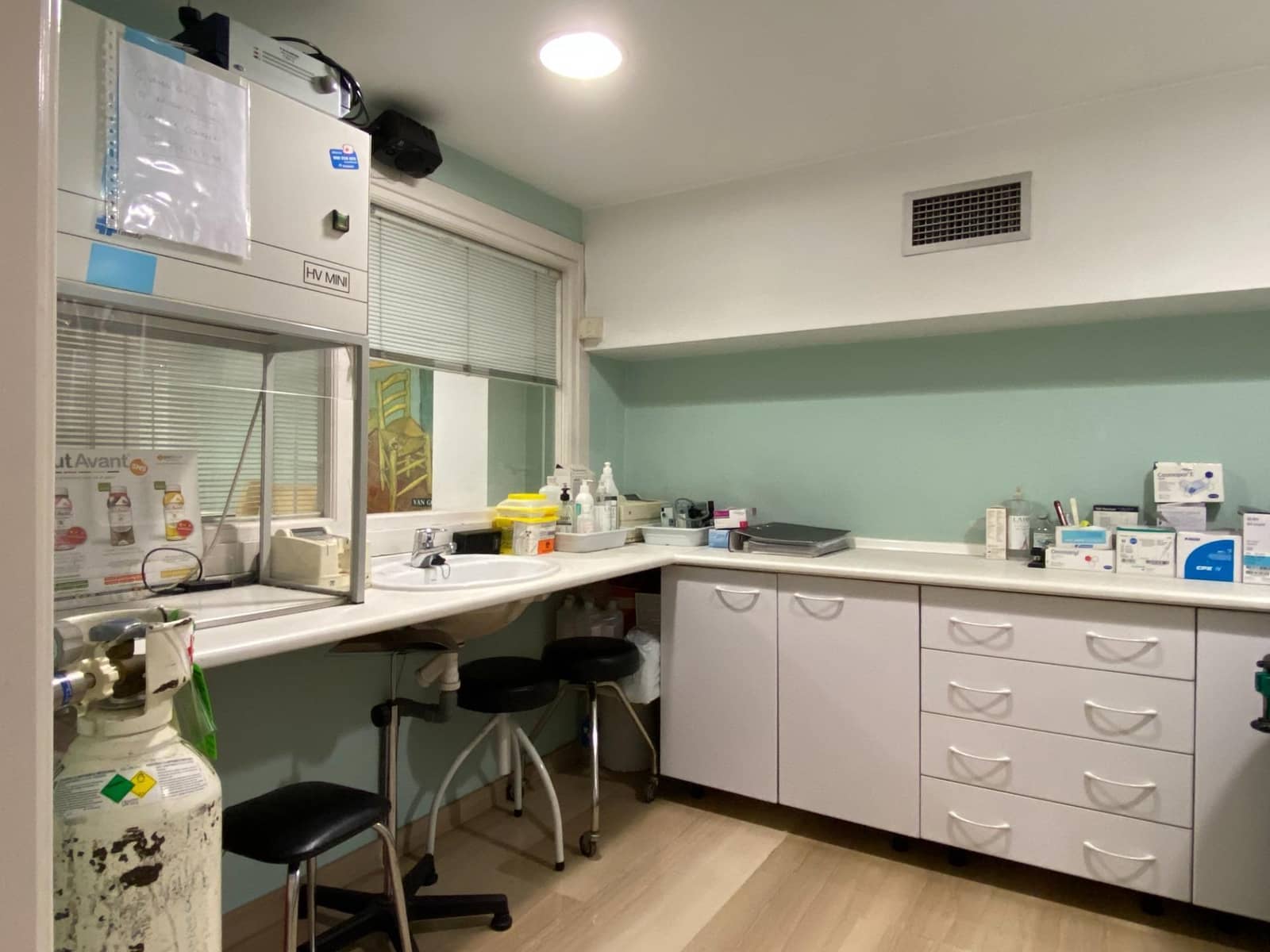 Local Comercial de 7 habitaciones en Granada ciudad en venta - 550.000 € (Ref: 10180820)