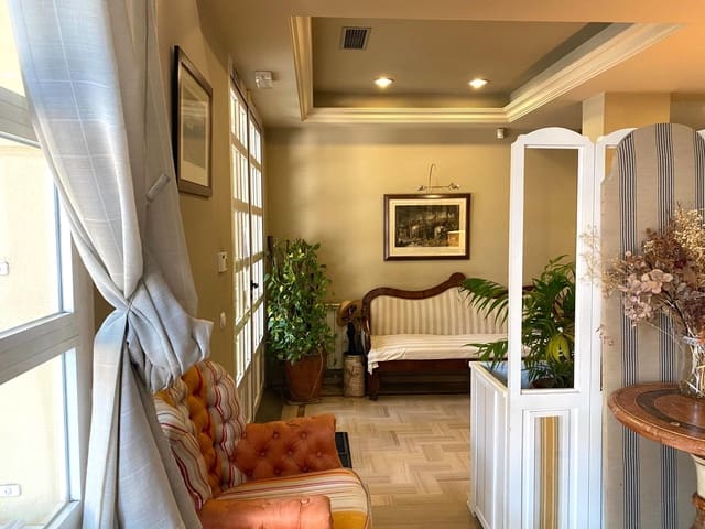 Local Comercial de 7 habitaciones en Granada ciudad en venta - 550.000 € (Ref: 10180820)