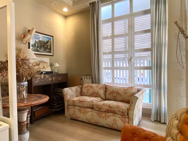 Local Comercial de 7 habitaciones en Granada ciudad en venta - 550.000 € (Ref: 10180820)