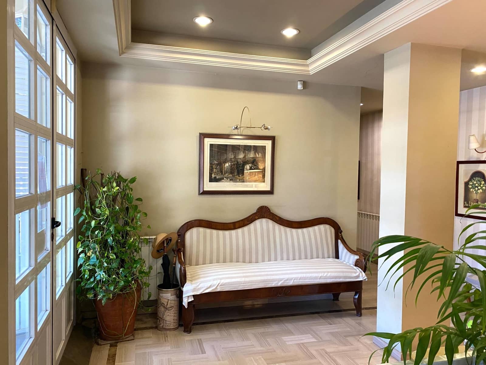 Local Comercial de 7 habitaciones en Granada ciudad en venta - 550.000 € (Ref: 10180820)