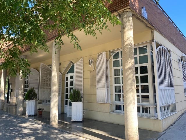 Local Comercial de 7 habitaciones en Granada ciudad en venta - 550.000 € (Ref: 10180820)