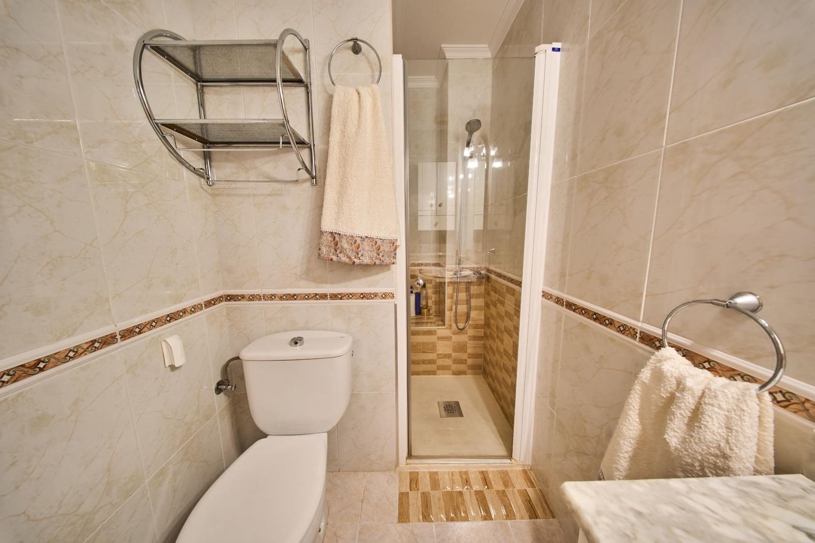 4 chambre Villa/Maison Mitoyenne à vendre à Churriana de la Vega avec garage - 330 000 € (Ref: 10185191)