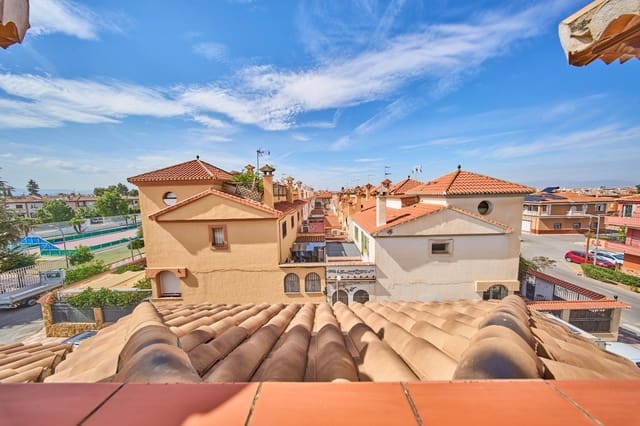 4 chambre Villa/Maison Mitoyenne à vendre à Churriana de la Vega avec garage - 330 000 € (Ref: 10185191)