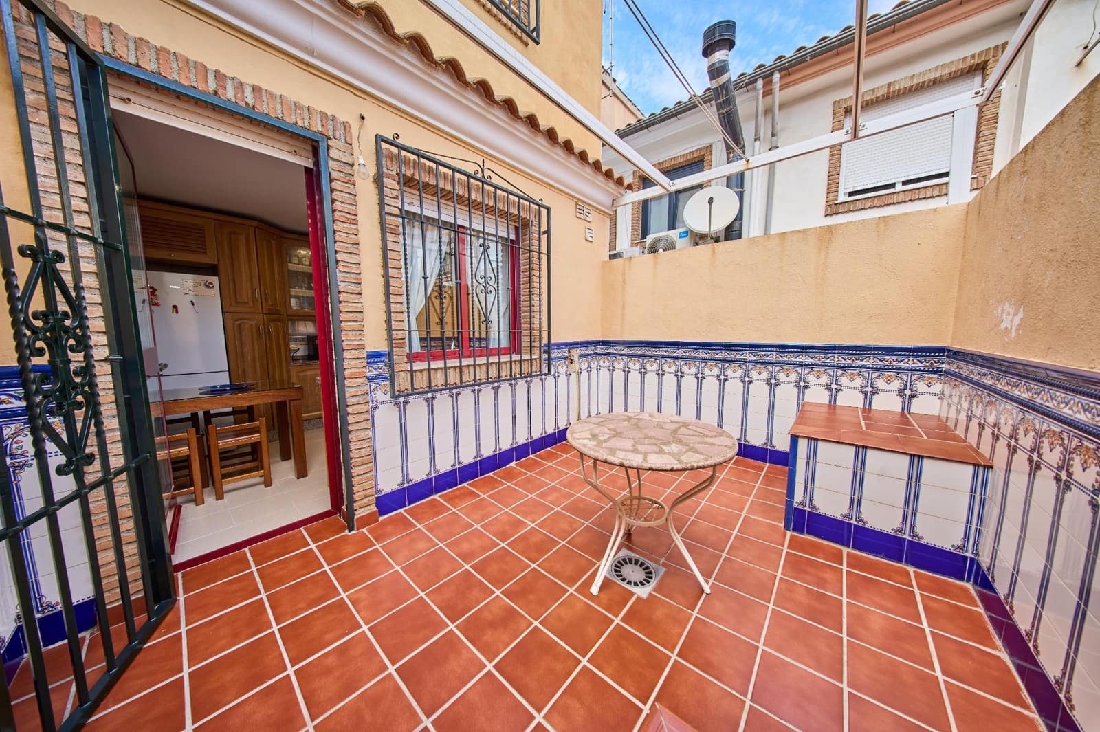 4 chambre Villa/Maison Mitoyenne à vendre à Churriana de la Vega avec garage - 330 000 € (Ref: 10185191)