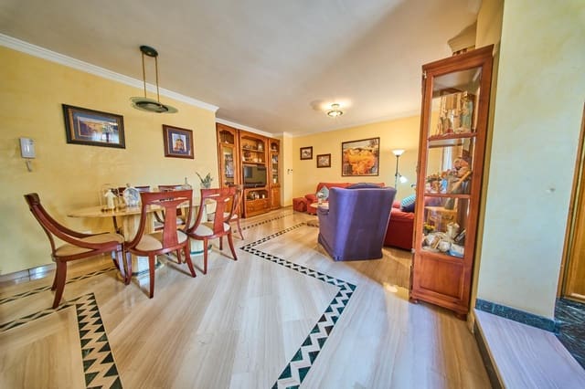 4 chambre Villa/Maison Mitoyenne à vendre à Churriana de la Vega avec garage - 330 000 € (Ref: 10185191)