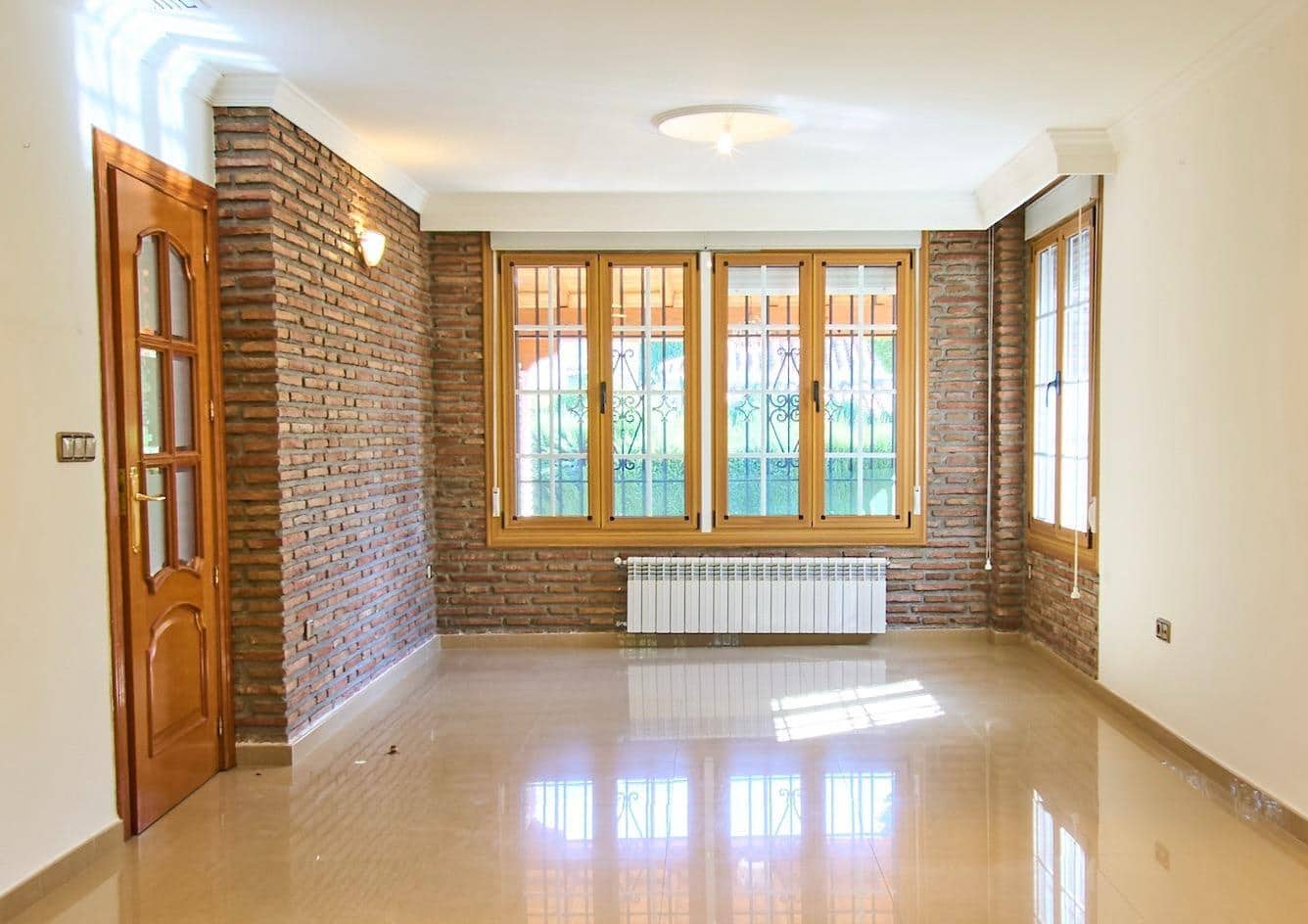 4 sypialnia Willa na sprzedaż w Ogijares z basenem garażem - 575 000 € (Ref: 10185192)