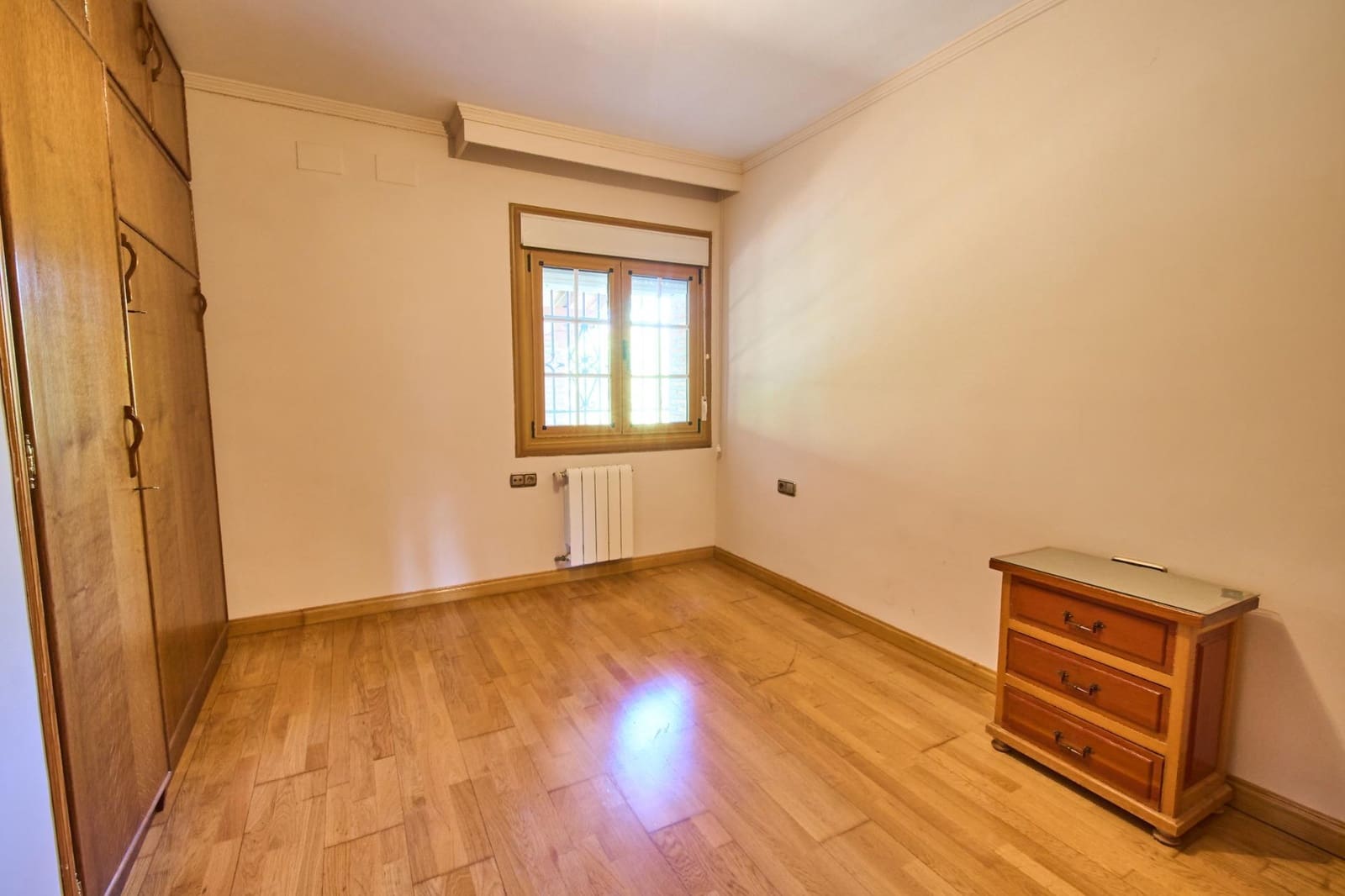 4 sypialnia Willa na sprzedaż w Ogijares z basenem garażem - 575 000 € (Ref: 10185192)