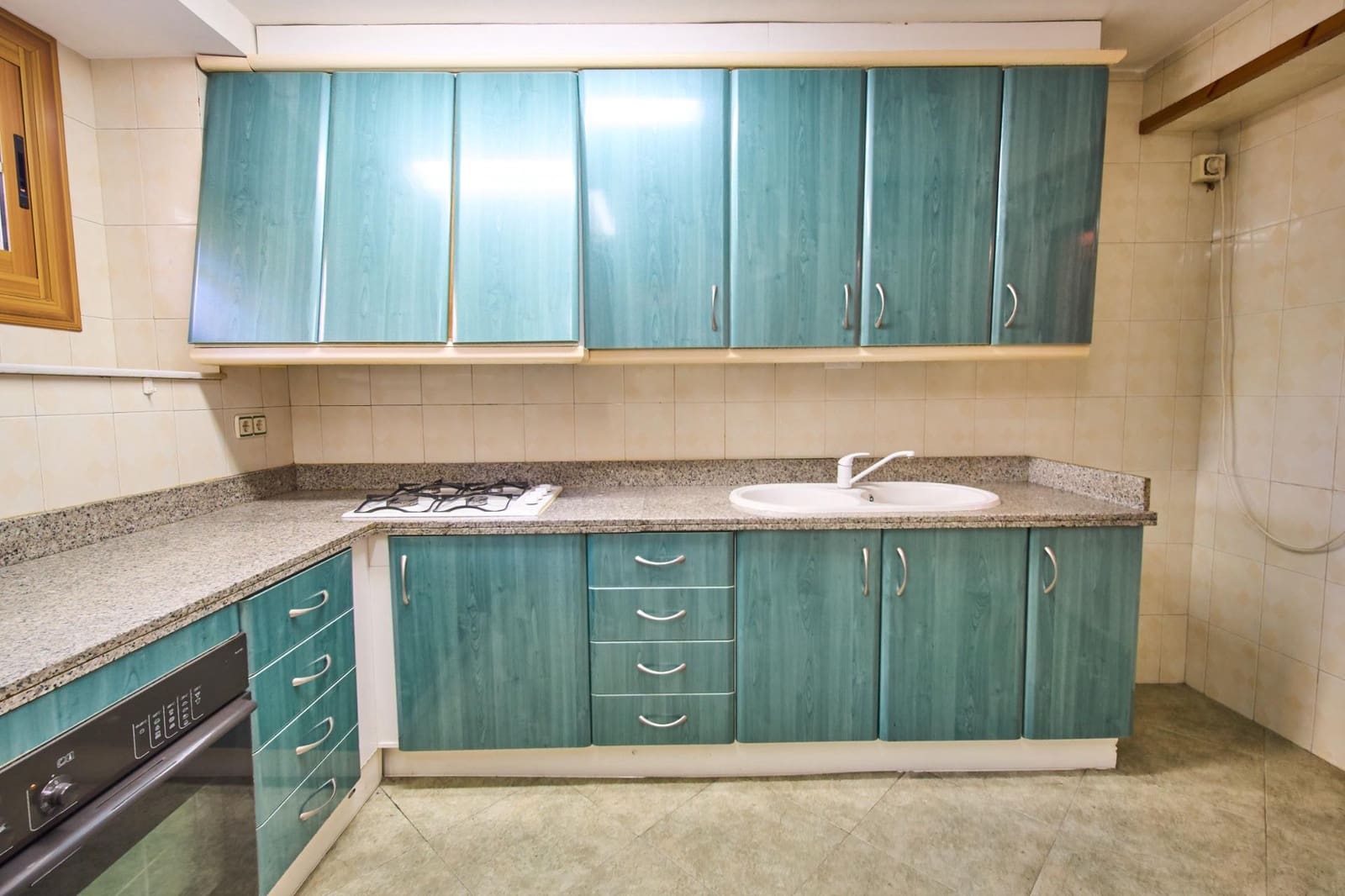 4 sypialnia Willa na sprzedaż w Ogijares z basenem garażem - 575 000 € (Ref: 10185192)