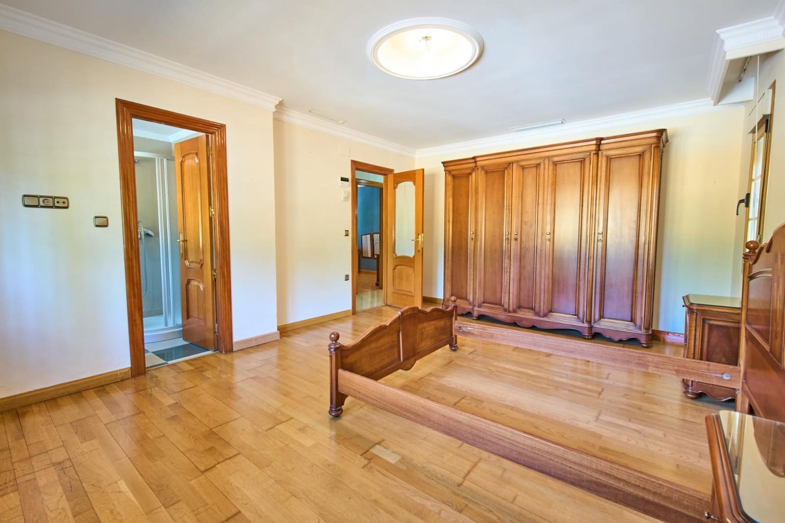 4 sypialnia Willa na sprzedaż w Ogijares z basenem garażem - 575 000 € (Ref: 10185192)