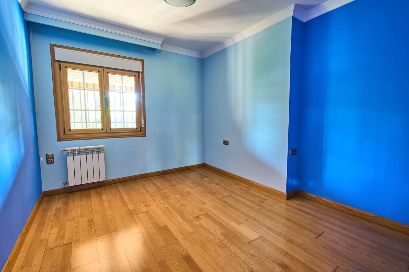 4 sypialnia Willa na sprzedaż w Ogijares z basenem garażem - 575 000 € (Ref: 10185192)