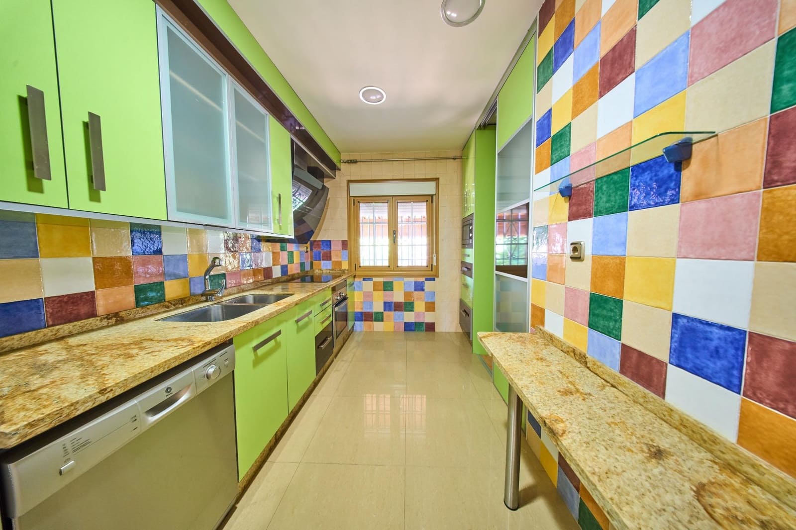 4 sypialnia Willa na sprzedaż w Ogijares z basenem garażem - 575 000 € (Ref: 10185192)