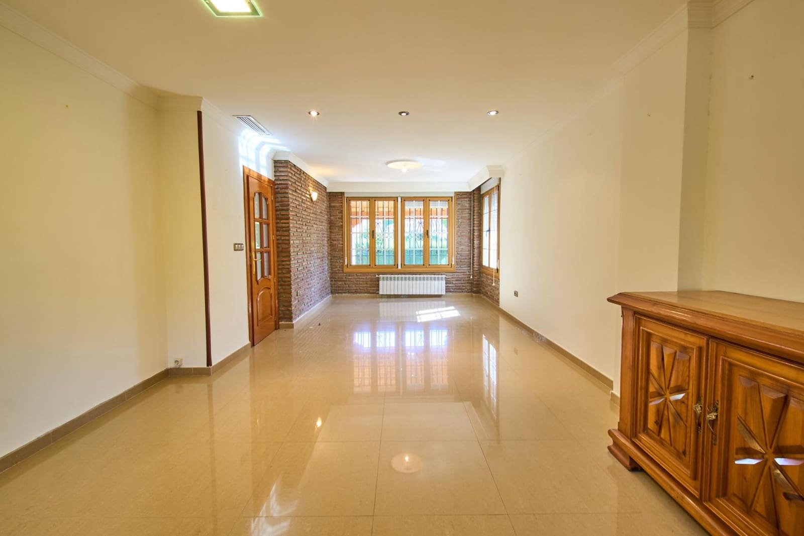 4 sypialnia Willa na sprzedaż w Ogijares z basenem garażem - 575 000 € (Ref: 10185192)