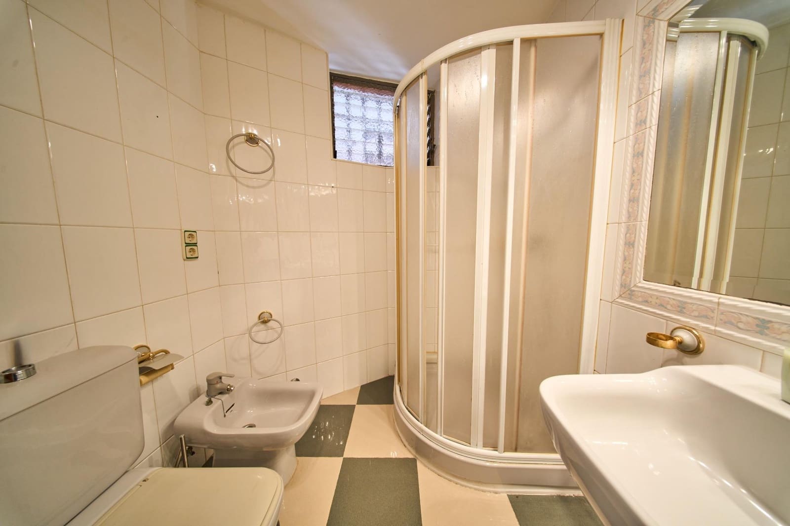 4 sypialnia Willa na sprzedaż w Ogijares z basenem garażem - 575 000 € (Ref: 10185192)