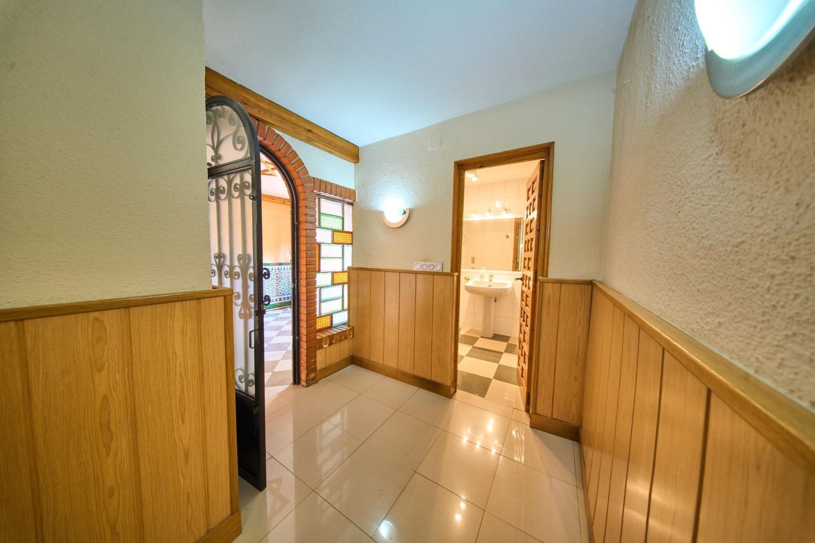 4 sypialnia Willa na sprzedaż w Ogijares z basenem garażem - 575 000 € (Ref: 10185192)