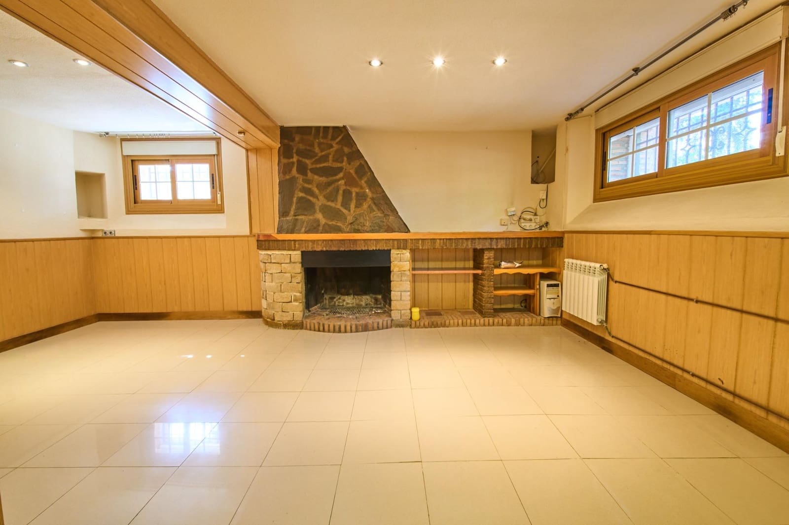4 sypialnia Willa na sprzedaż w Ogijares z basenem garażem - 575 000 € (Ref: 10185192)
