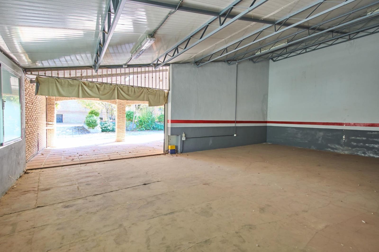 4 sypialnia Willa na sprzedaż w Ogijares z basenem garażem - 575 000 € (Ref: 10185192)