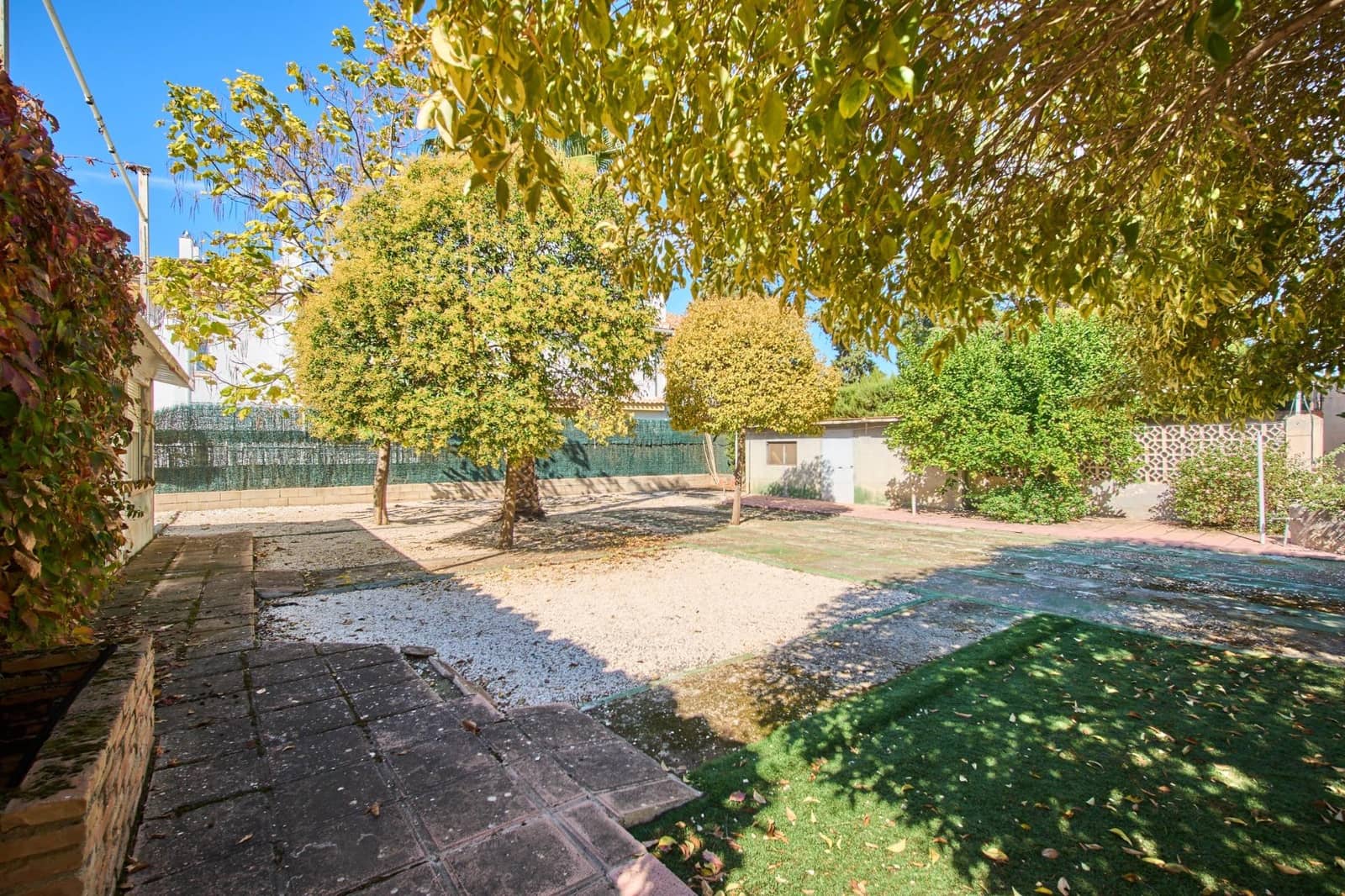 4 sypialnia Willa na sprzedaż w Ogijares z basenem garażem - 575 000 € (Ref: 10185192)