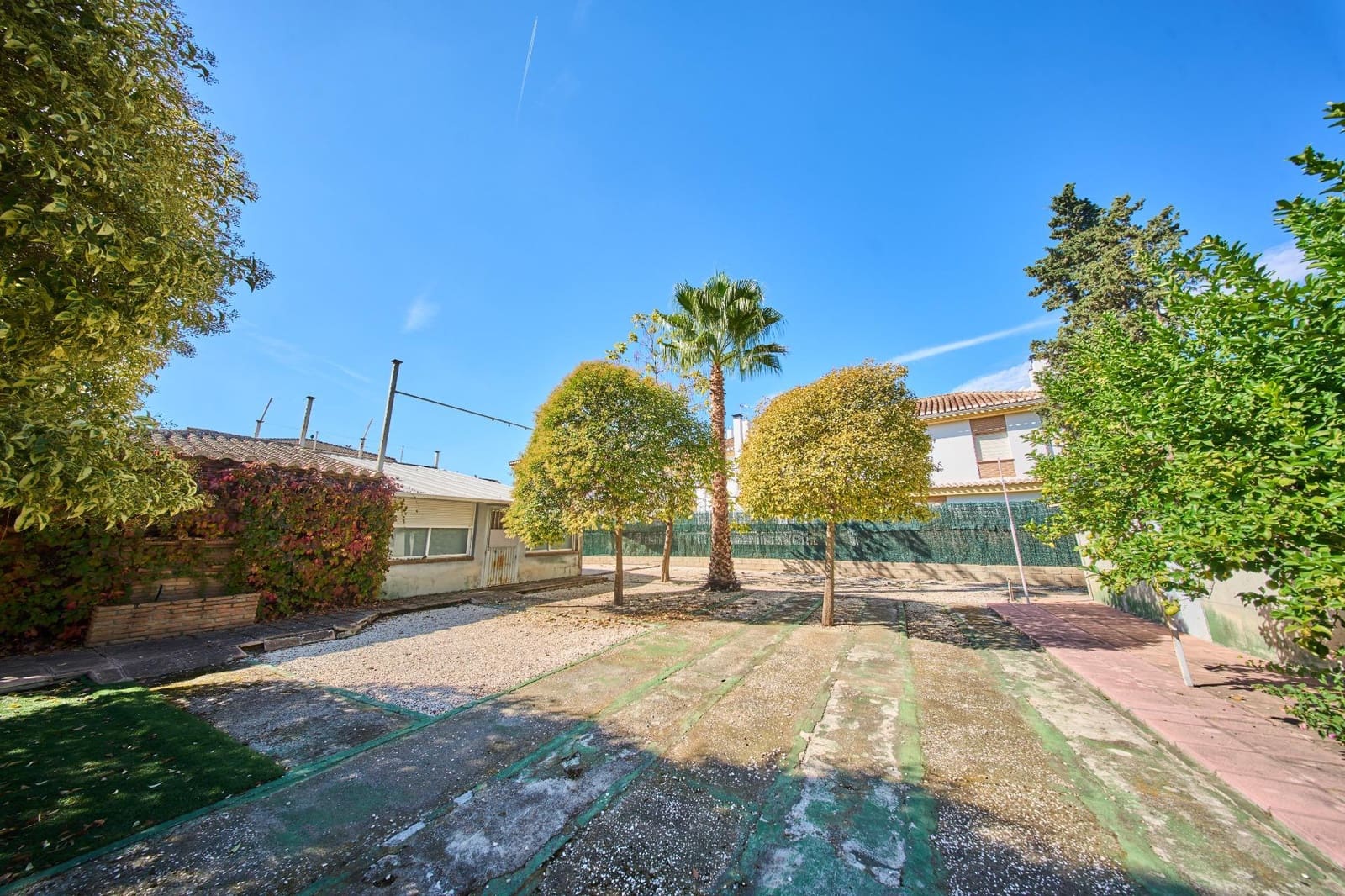 4 sypialnia Willa na sprzedaż w Ogijares z basenem garażem - 575 000 € (Ref: 10185192)