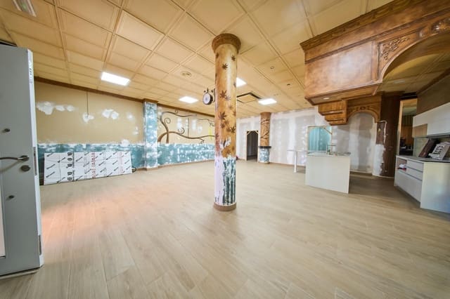 5 soveværelse Byhus til salg i Villanueva Mesía med garage - € 390.000 (Ref: 10187300)