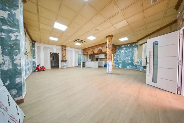 5 soveværelse Byhus til salg i Villanueva Mesía med garage - € 390.000 (Ref: 10187300)