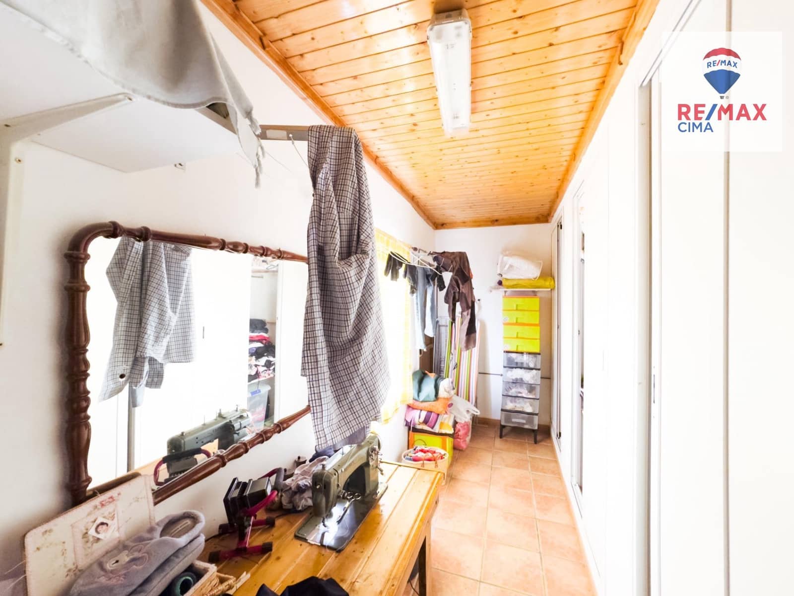 Chalet de 8 habitaciones en Baza en venta con garaje - 195.000 € (Ref: 8574356)