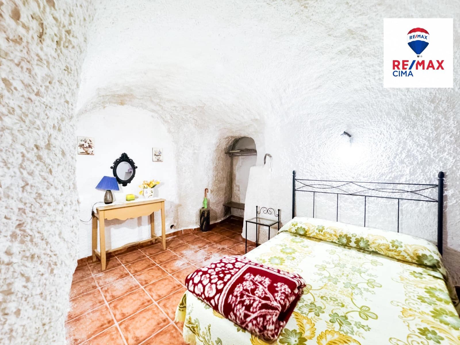 3 bedroom Cave House for sale in Cuevas del Campo - € 129,000 (Ref: 8574364)