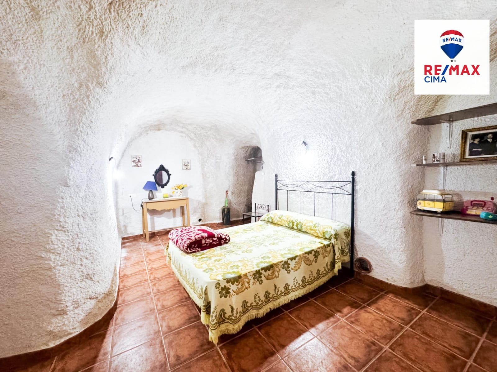 3 bedroom Cave House for sale in Cuevas del Campo - € 126,000 (Ref: 8574364)